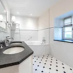 Le Vieux Moulin 4*