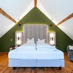 Le Vieux Moulin 4*