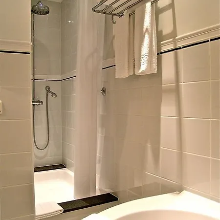 Le Vieux Moulin 4*