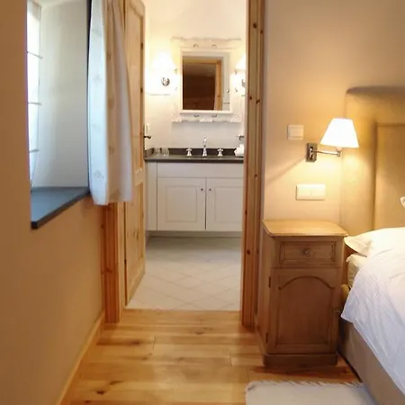 Le Vieux Moulin Hotel 4*