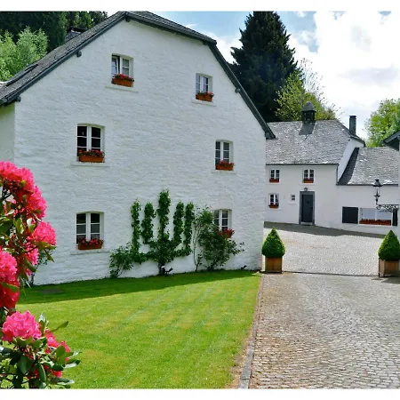Le Vieux Moulin Hotel 4*