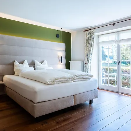 Hotel Le Vieux Moulin 4*